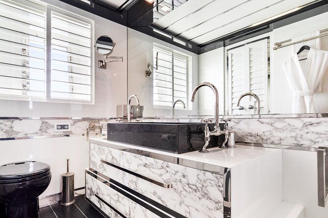 120ft-luxury-yacht-charter-aboard-doubleshot