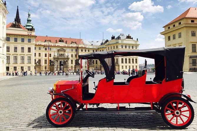 15-hour-oldtimer-convertible-prague-sightseeing-tour