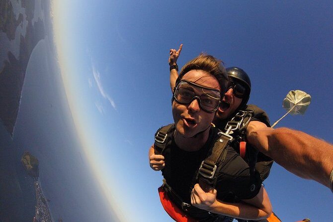 15,000ft Tandem Skydive in Bay of Plenty - Who Should Consider This Skydiving Experience?