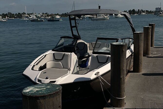 19-ft-boat-tour-around-the-miami-bay-2-or-4-hours-6-people