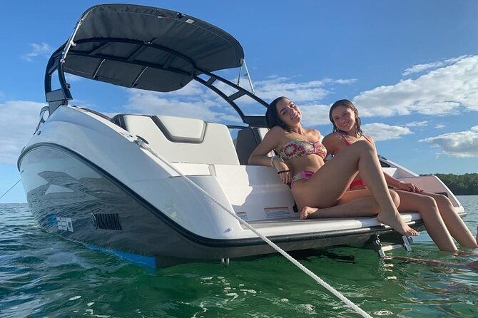 19-ft-boat-tour-around-the-miami-bay-2-or-4-hours-6-people