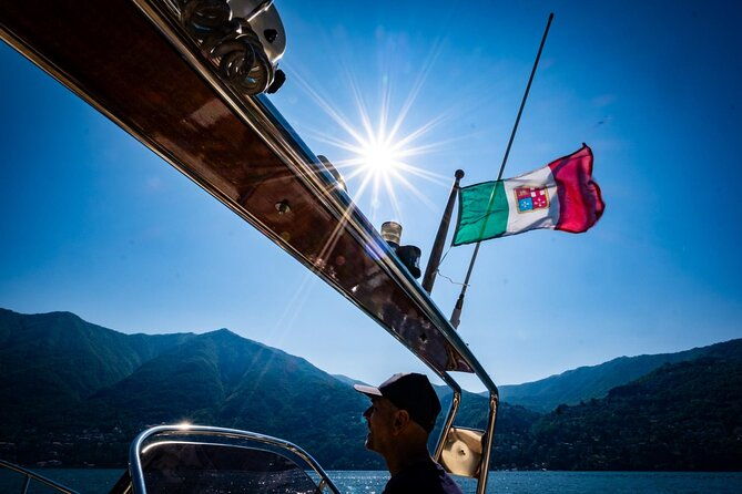1h-private-cruise-on-a-beautiful-wooden-speedboat-on-lake-como-2