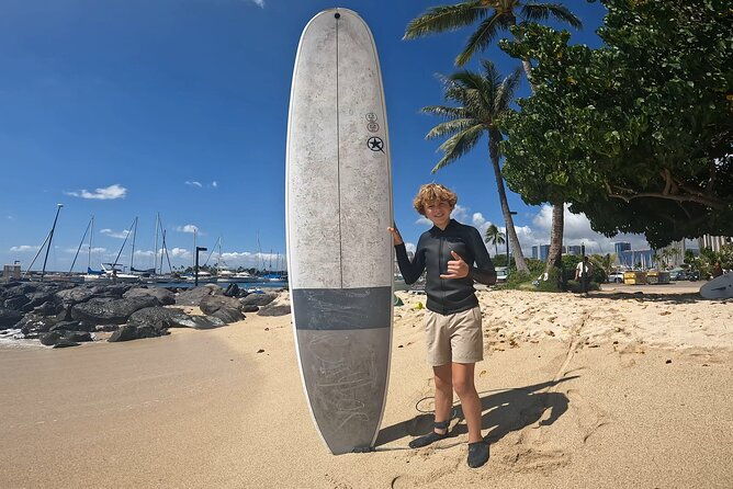 1st-surf-lesson-waikiki-paddle-assistance-no-crowds-easy-waves
