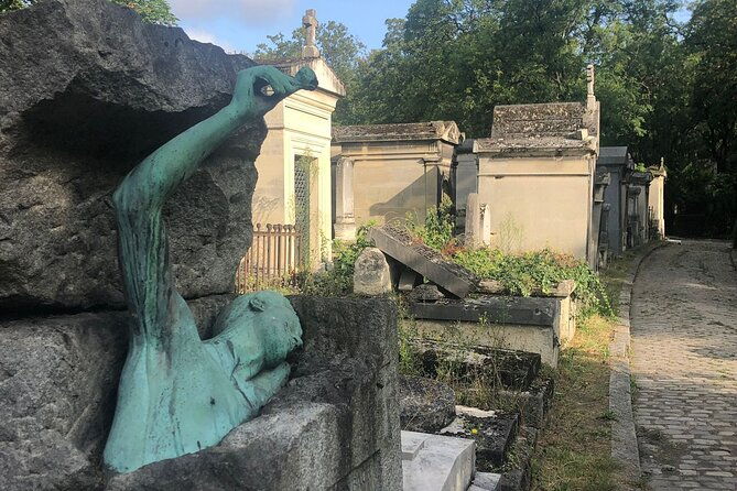 2-5-3-hour-walking-tour-of-pere-lachaise-cemetery-from-paris