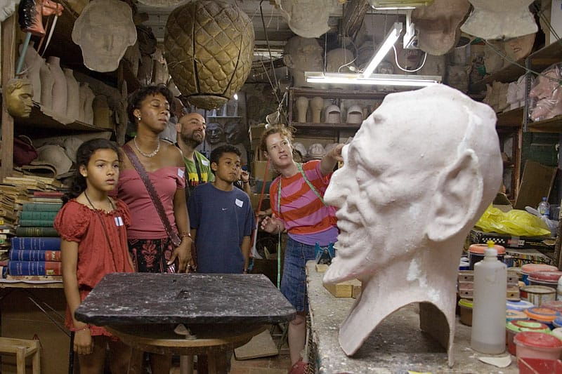 2-5-hour-kids-family-walking-tour-in-english