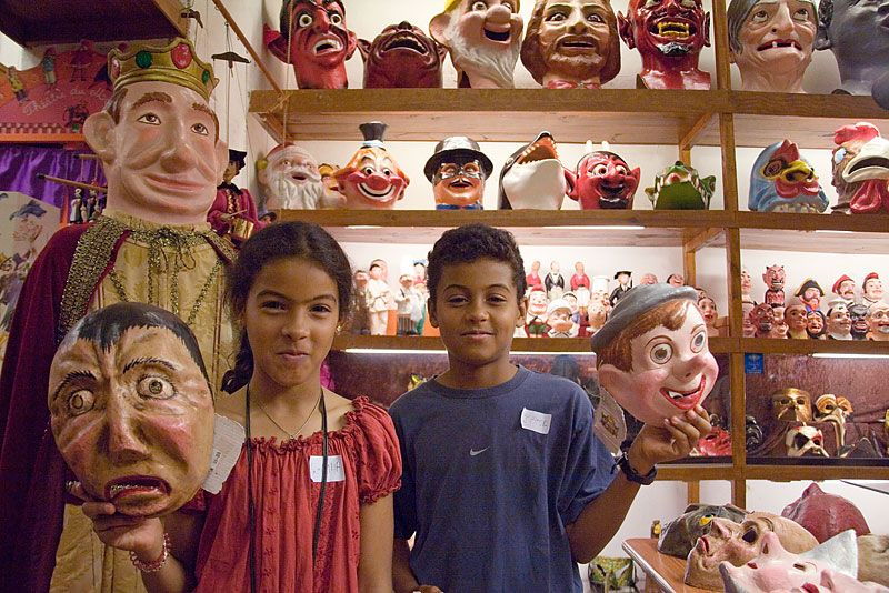 2-5-hour-kids-family-walking-tour-in-english