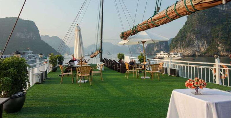 2-day-1-night-cruisevisit-bai-tu-long-bay_-less-touristic