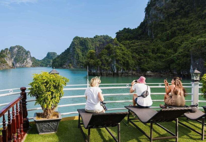 2-day-bai-tu-long-bay-cruise-with-activities