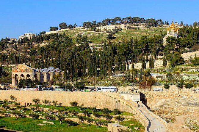 2-Day Best of Israel Tour: Old Jerusalem, Bethlehem, Masada and the Dead Sea - The Experience: Transportation, Schedule, and Group Dynamics