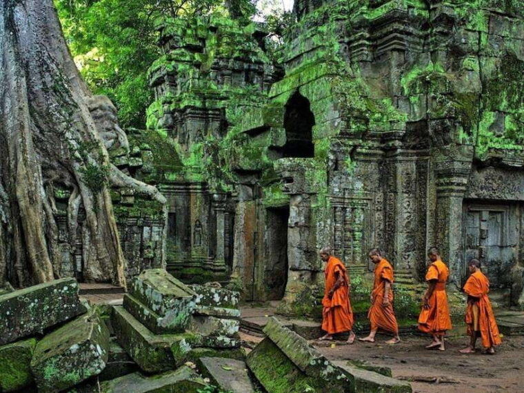 2-day-cambodia-private-guided-tour-in-angkor-temples