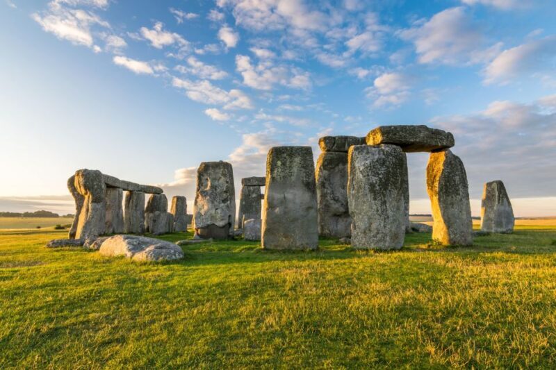 2-Day Cotswolds, Bath & Stonehenge Tour - FAQs