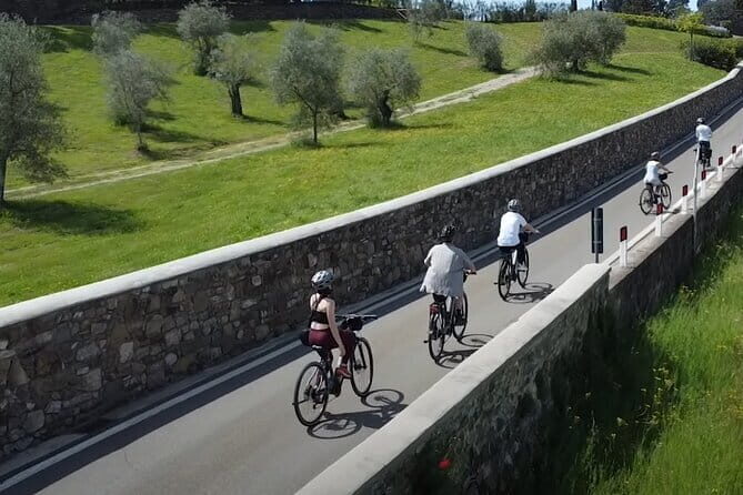 2-Day E-Bike Tuscany Tour with Meals, Wineries, and Farmstay - Who Is This Tour Perfect For?