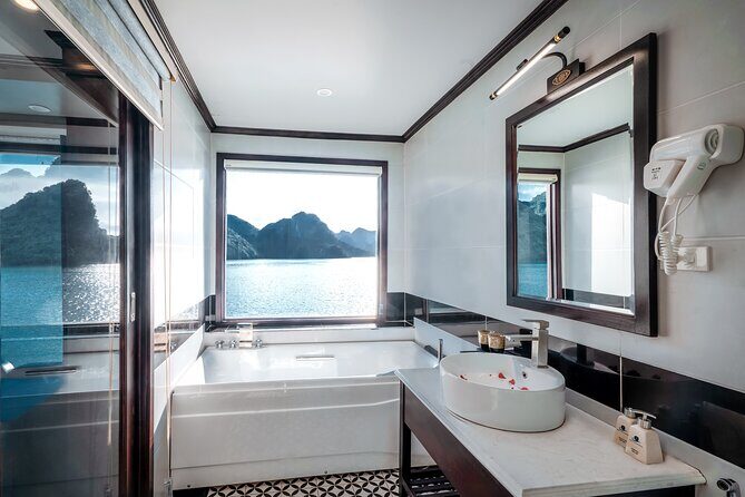 2 Day Guided Cruise Tour in Halong Bay and Lan Ha Bay from Hanoi - The Experience in Detail