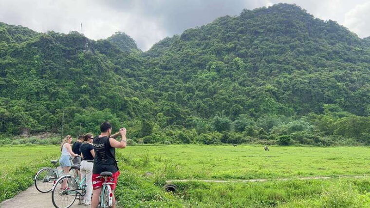 2-day-ha-long-bay-island-cruise-tour-by-3-star-cruise-ship-2