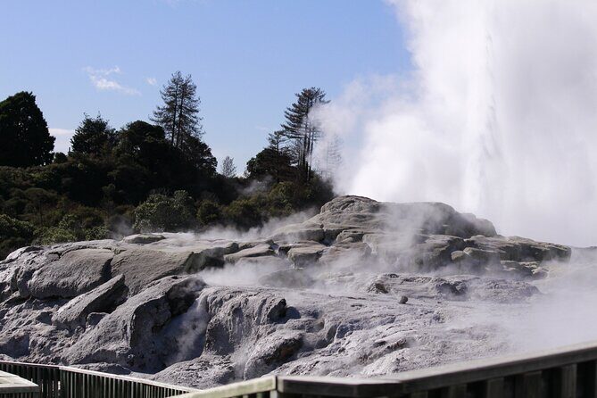 2-Day Hobbiton, Rotorua, Waitomo Caves Tour from Auckland with Accommodation - Real Experiences from Travelers