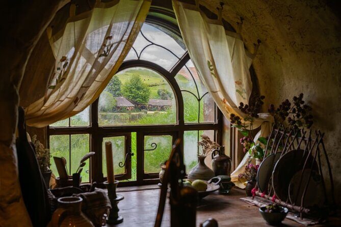 2 Day Hobbiton Waitomo Caves Raglan Private Tour from Hamilton - The Sum Up