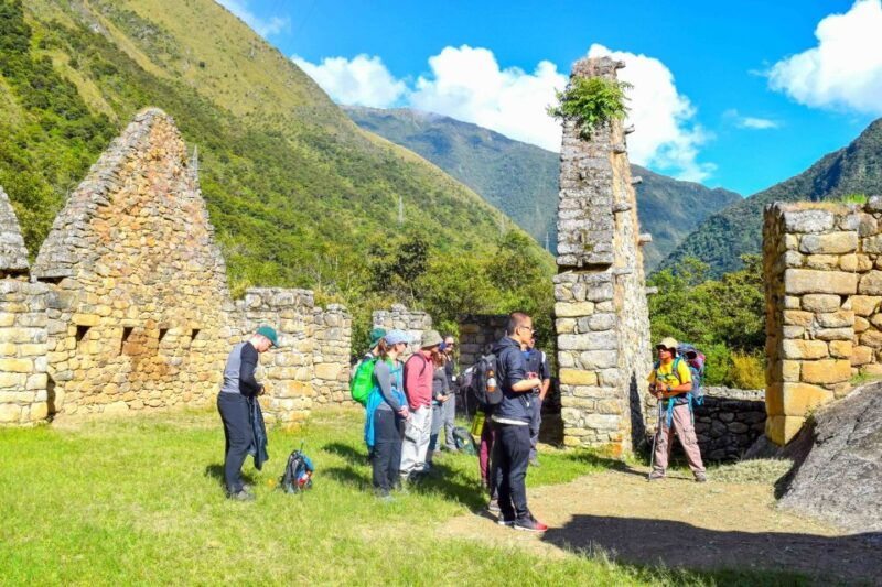 2-day-inca-trail-hike-to-machu-picchu-panoramic-train