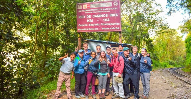 2-day-inca-trail-hike-to-machu-picchu-panoramic-train