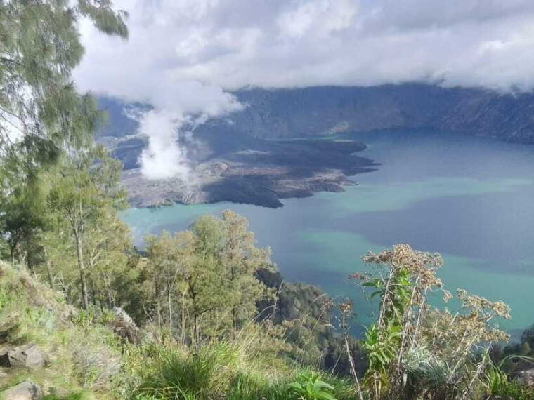 2-day-mount-rinjani-trekking-summit-tour-from-sembalun