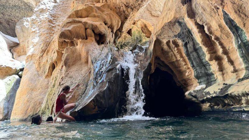 2-Day Oman Adventure: Wadi Shab, Turtles & Desert - A Closer Look at the 2-Day Oman Adventure