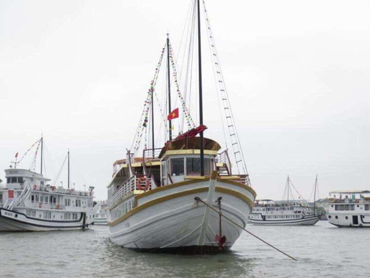 2-day-peaceful-in-bai-tu-long-bay-with-luxury-cruise