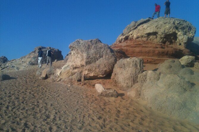2-Day Private Bahariya Oasis Tour from Cairo and Giza Hotels - Authentic Experiences & Hidden Gems
