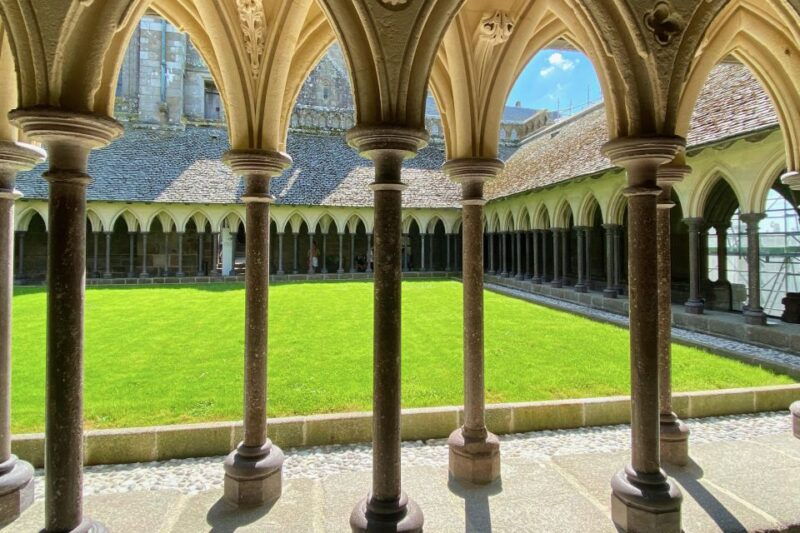 2-day-private-mont-saint-michel-normandy-3-loire-castles