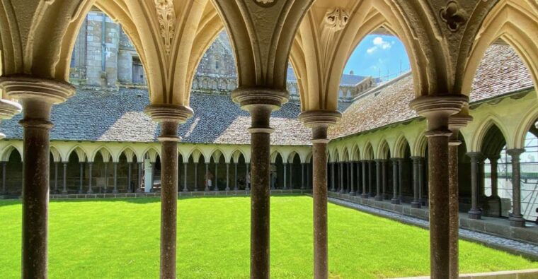2-day-private-mont-saint-michel-normandy-3-loire-castles
