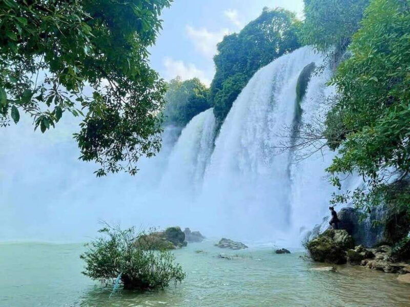 2-day-private-tour-ban-gioc-waterfall-and-nguom-ngao-cave