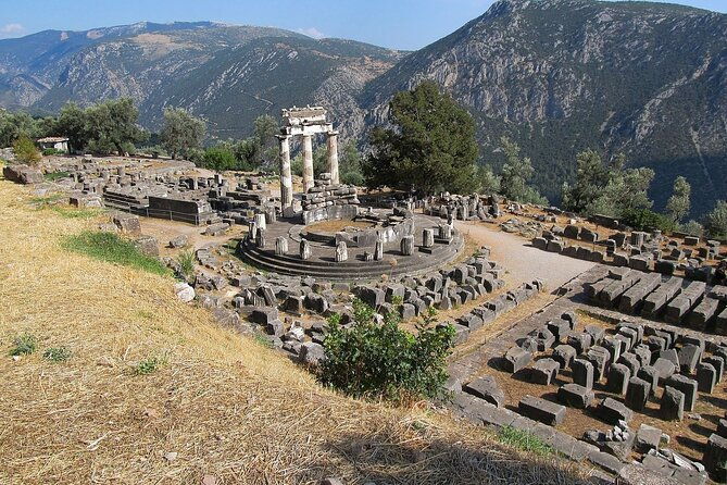 2-day-private-tour-in-delphi-ancient-olympia-and-nafpaktos-town