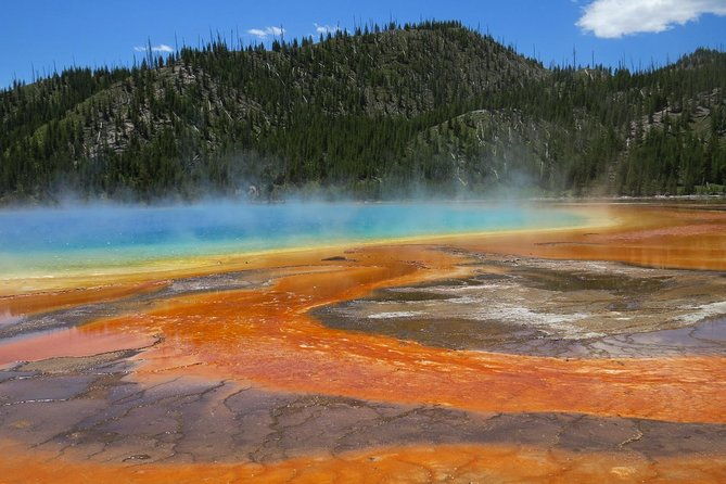 2-day-private-tour-of-yellowstone-national-park-lower-upper-loops