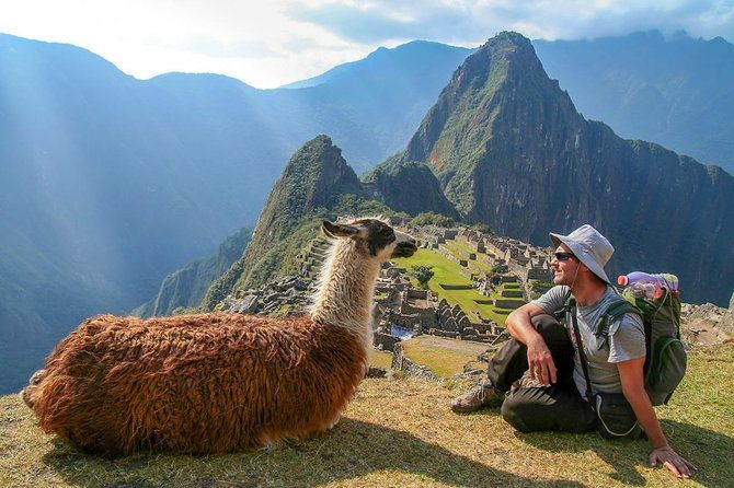 2-day-private-tour-sacred-valley-and-machu-picchu-by-train-2