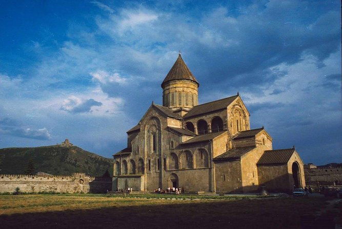 2-day-private-tour-to-kazbegi-from-tbilisi-2