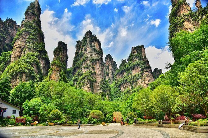 2-Day Private Tour to Zhangjiajie from Shanghai by Air with Accommodation - Key Points
