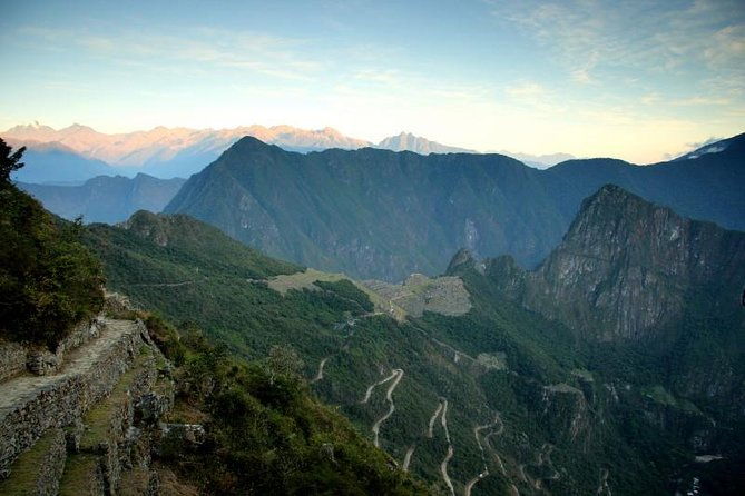 2-day-short-inca-trail-to-machu-picchu-group-service