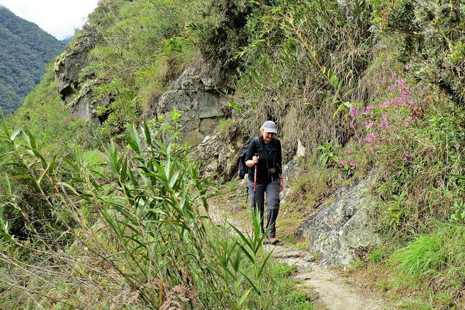 2-day-short-inca-trail-to-machu-picchu-group-service