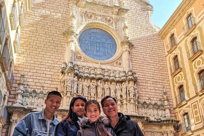 2-day-tour-gaudi-sagrada-familia-montserrat-winery