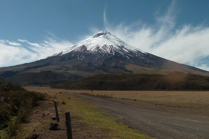 2-day-tour-of-cotopaxi-volcano-and-quilotoa-lagoon-with-hotel