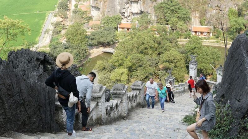 2-day-trang-an-mua-cave-cycling-with-bungalow-stay