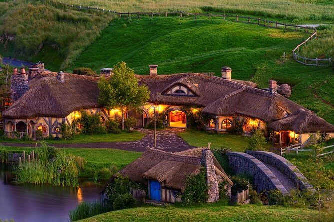 2 Day Waitomo Caves, Hobbiton Movie Set and Rotorua Tour from Auckland - Why This Tour Offers Great Value  