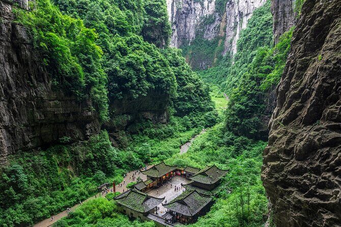2 Day Wulong Private Tour Impression Show and Cave Hotpot - Exploring the 2-Day Wulong Private Tour: An Authentic Adventure in Chongqing