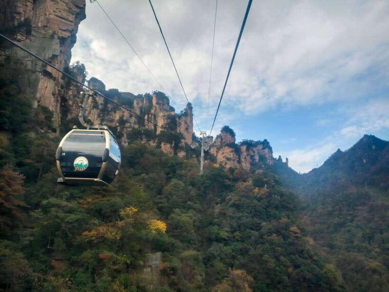 2-day-zhangjiajie-tour-including-yuanjiajie-mountains