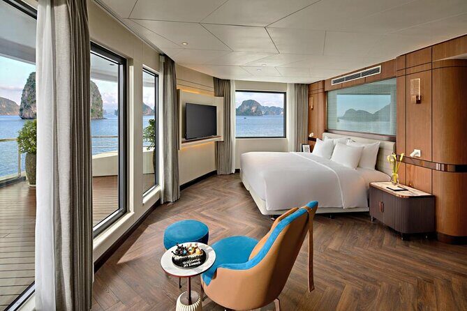 2 Days 1 Night Experience World-class Service at 5 Stars Cruise - Who Is This Cruise Best Suited For?