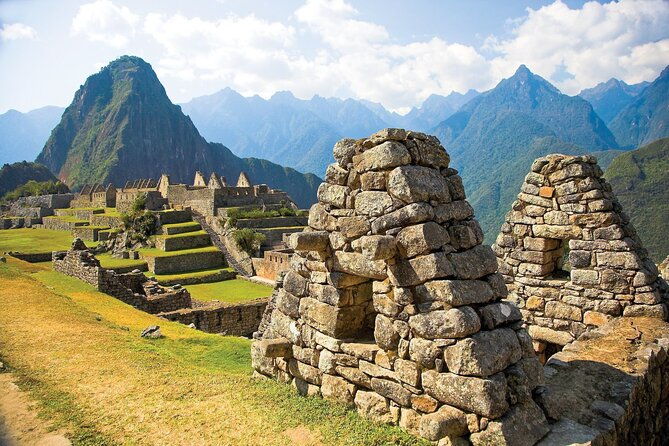 2-days-and-1-night-private-tour-in-machu-picchu-and-huayna-picchu