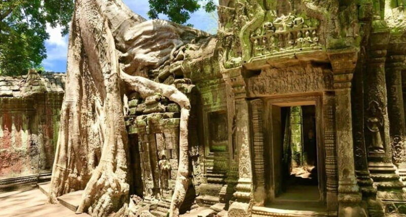 2-days-angkor-banteay-srei-kulen-mountian-waterfall-tour