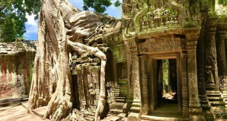 2-days-angkor-banteay-srei-kulen-mountian-waterfall-tour