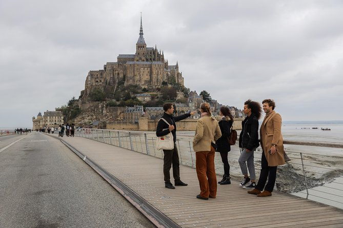 2-days-mont-saint-michel-loire-castles-guided-tour