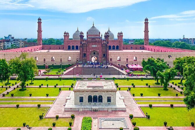 2 Days Private Guided Tour in Lahore - Key Points