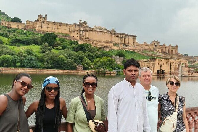 2 Days Private Luxury Jaipur City Tour with Professional Guide - Detailed Breakdown of the Itinerary