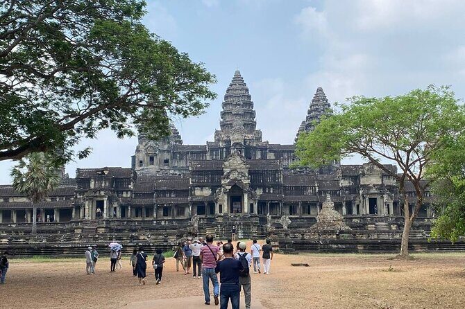 2 Days Private Tour Discovering Angkor Wat and Floating Village - FAQ